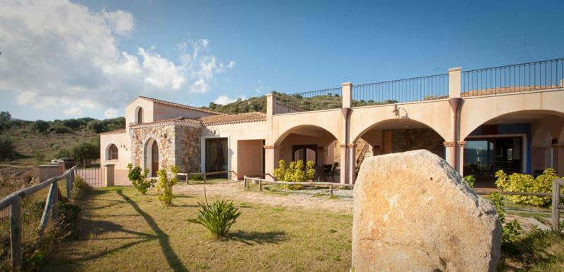 Hotel Funtana Ena Bari Sardo Exterior foto